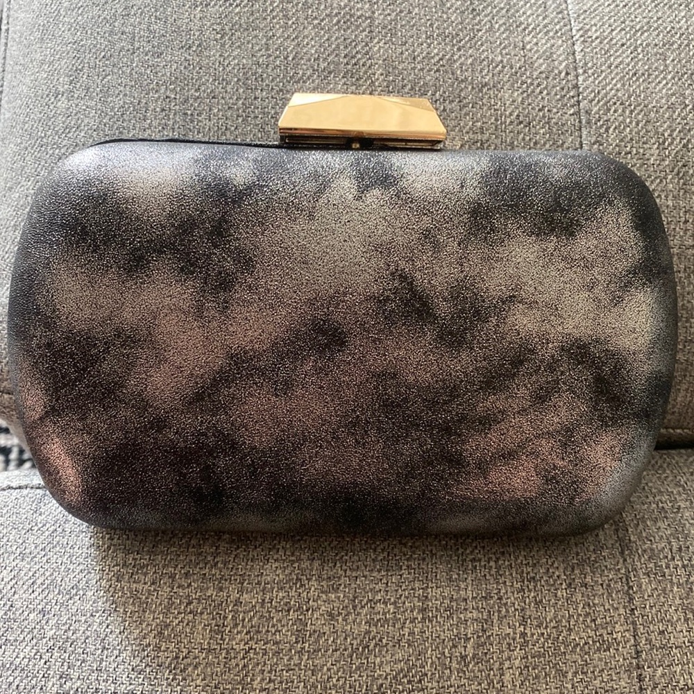 Metallic clutch